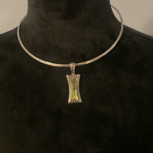 Lia Sophia pendant, sterling sliver with green stone inset - Picture 2 of 2